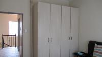 Bed Room 1 - 13 square meters of property in Van Riebeeckpark
