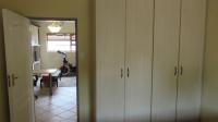 Bed Room 2 - 14 square meters of property in Van Riebeeckpark