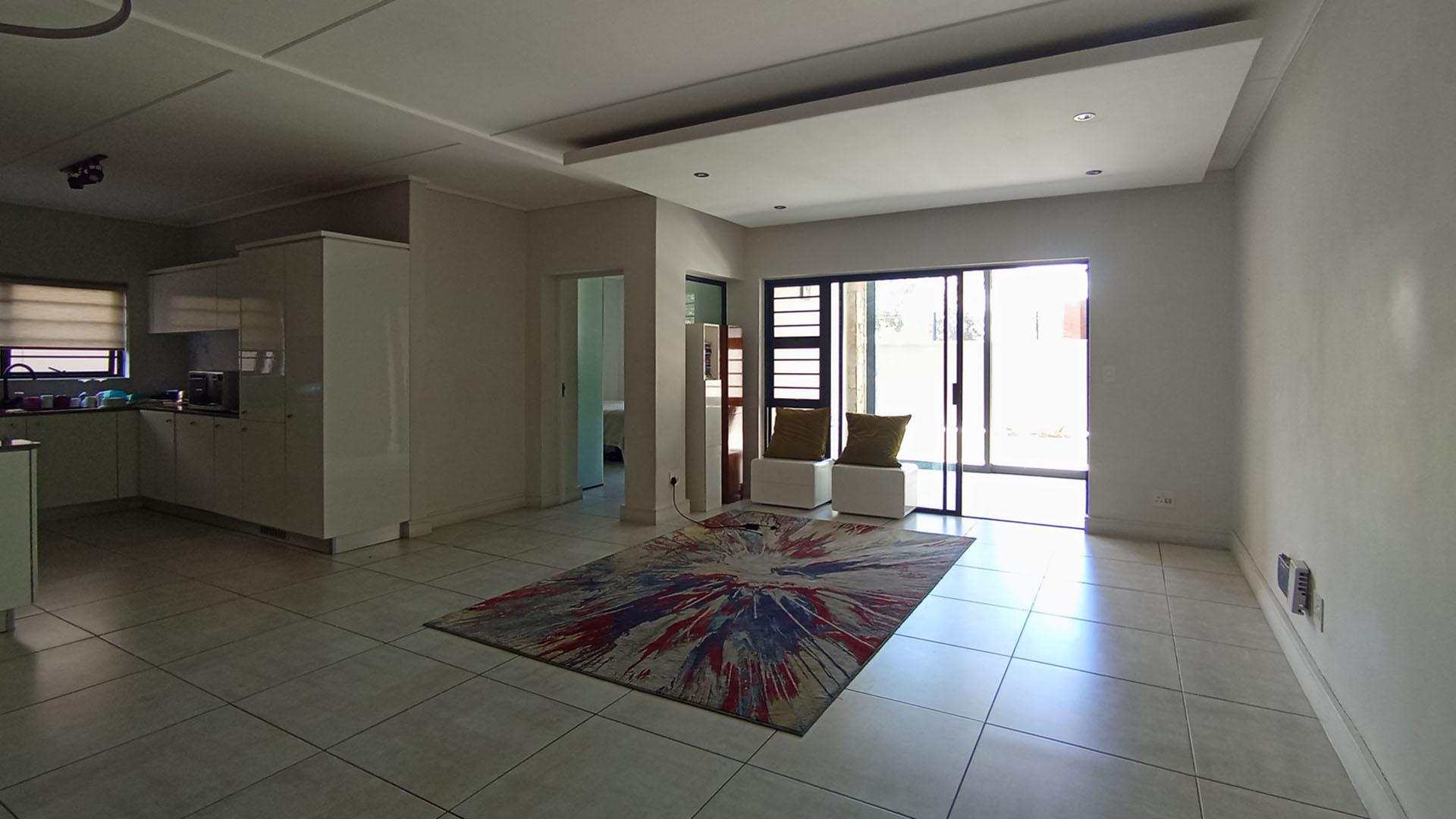 Lounges - 31 square meters of property in Jukskei Park