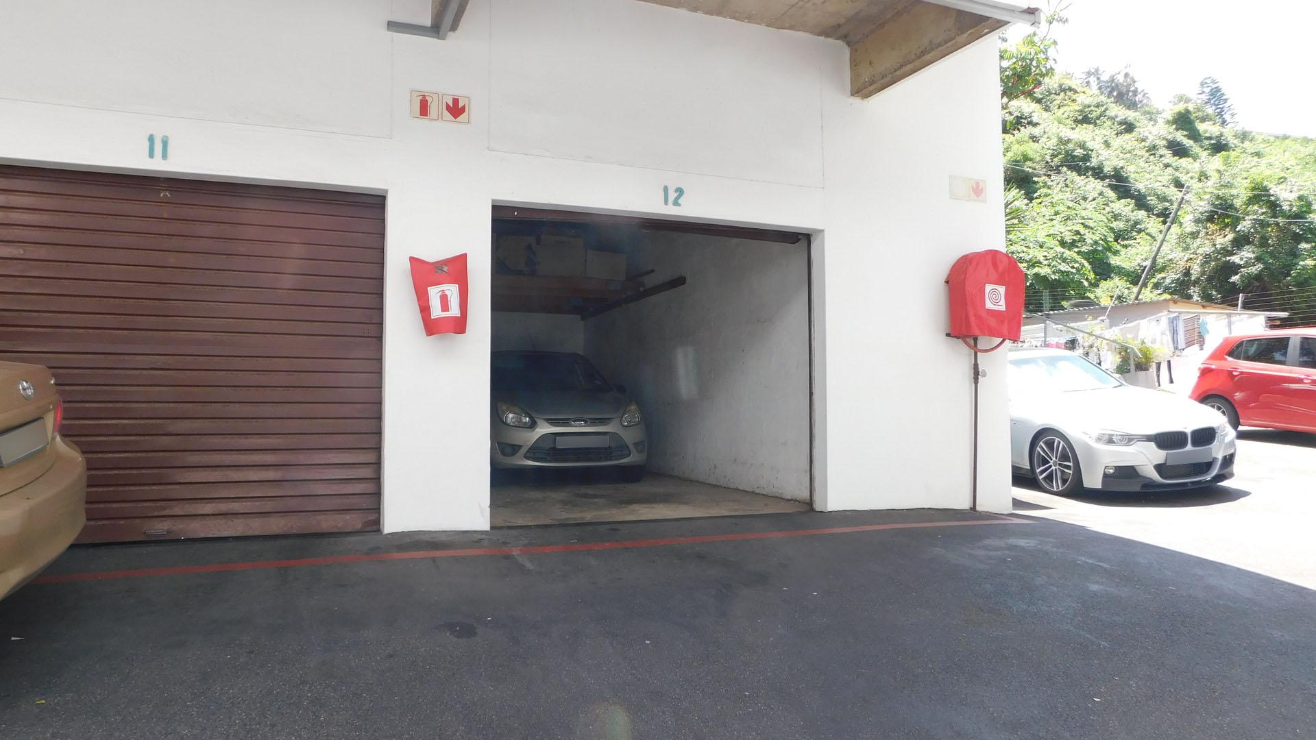 Front View of property in Amanzimtoti 