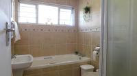 Bathroom 1 - 5 square meters of property in Amanzimtoti 