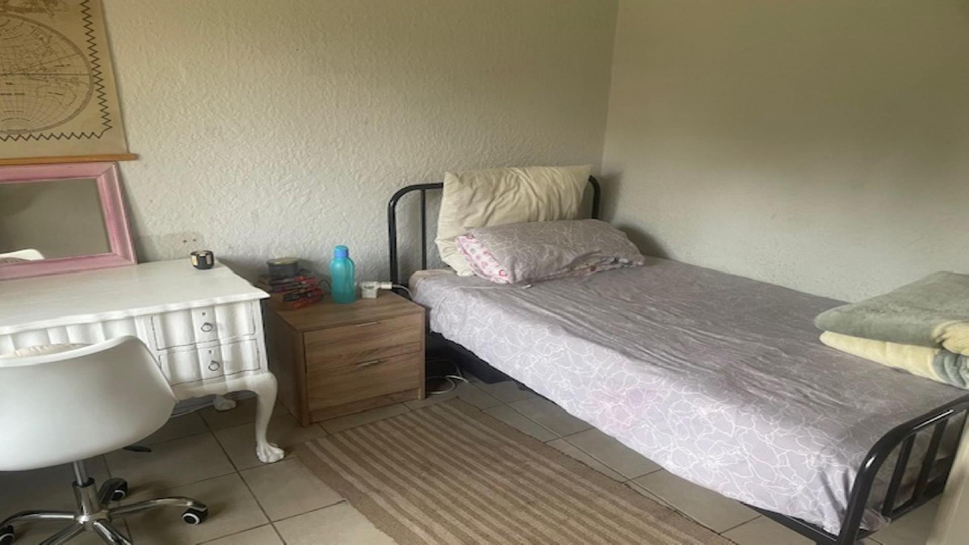 Bed Room 2 of property in Birchleigh North