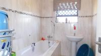 Bathroom 1 - 11 square meters of property in Culturapark