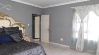 Bed Room 1 - 14 square meters of property in Culturapark