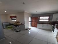 Kitchen - 21 square meters of property in Culturapark