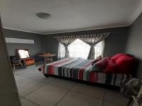 Bed Room 3 - 15 square meters of property in Culturapark