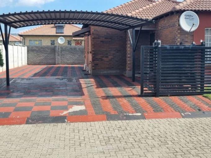 3 Bedroom Simplex for Sale For Sale in Waterval East - MR551820