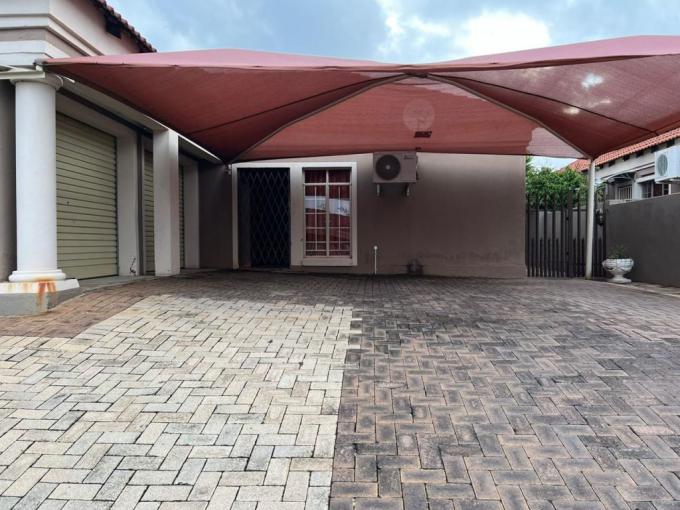 3 Bedroom Simplex for Sale For Sale in Waterval East - MR552335