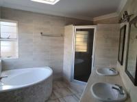 3 Bedroom 2 Bathroom Cluster to Rent for sale in Waterkloof Park