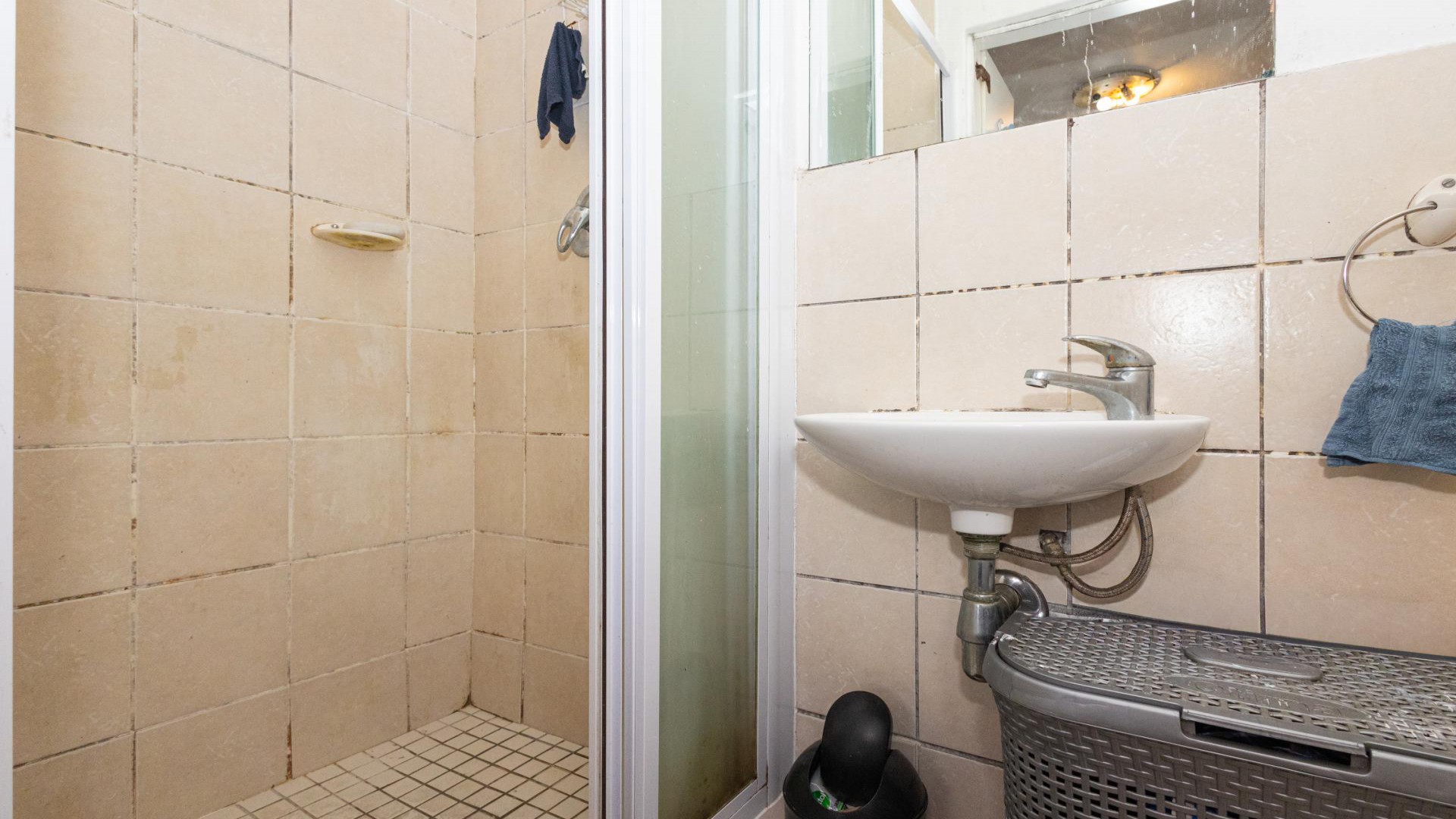 Bathroom 1 of property in Uitzicht