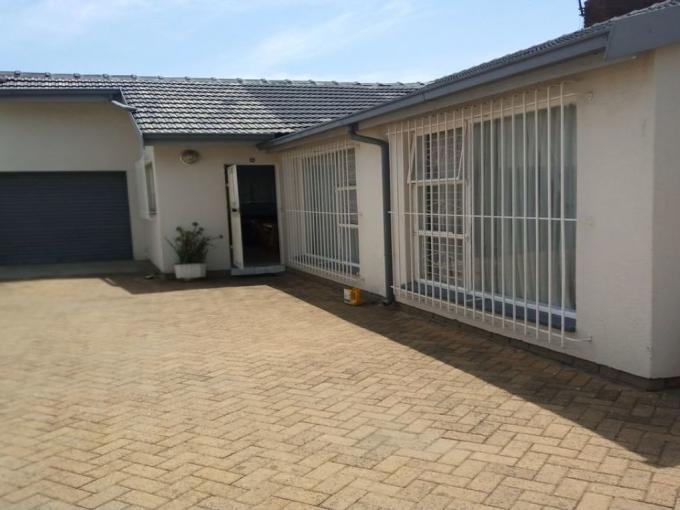 4 Bedroom House for Sale For Sale in Mackenzie Park MR5534