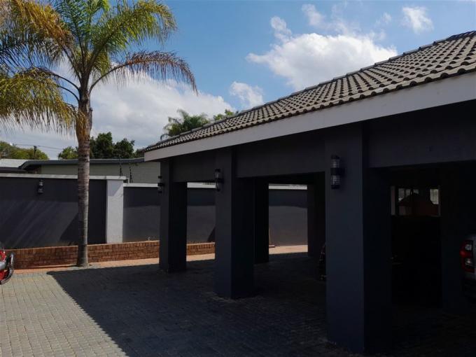 8 Bedroom House for Sale For Sale in Piet Retief - MR553571