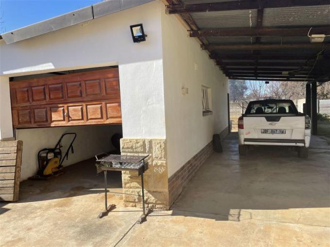 3 Bedroom House for Sale For Sale in Viljoenskroon MR55376