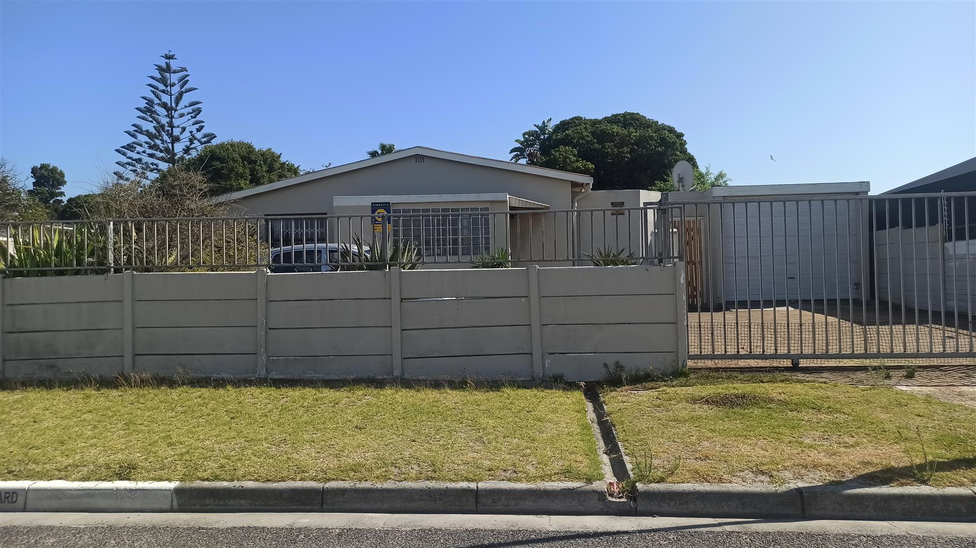 Front View of property in Sanddrift