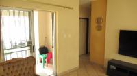 Lounges - 19 square meters of property in Noordhang