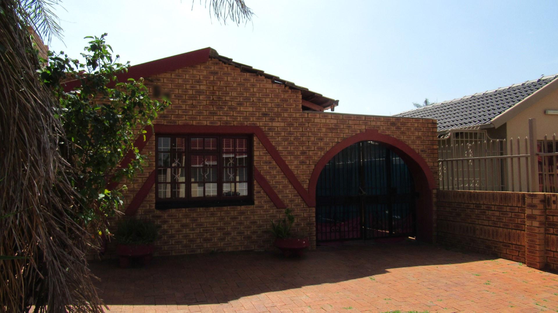Front View of property in Lenasia South