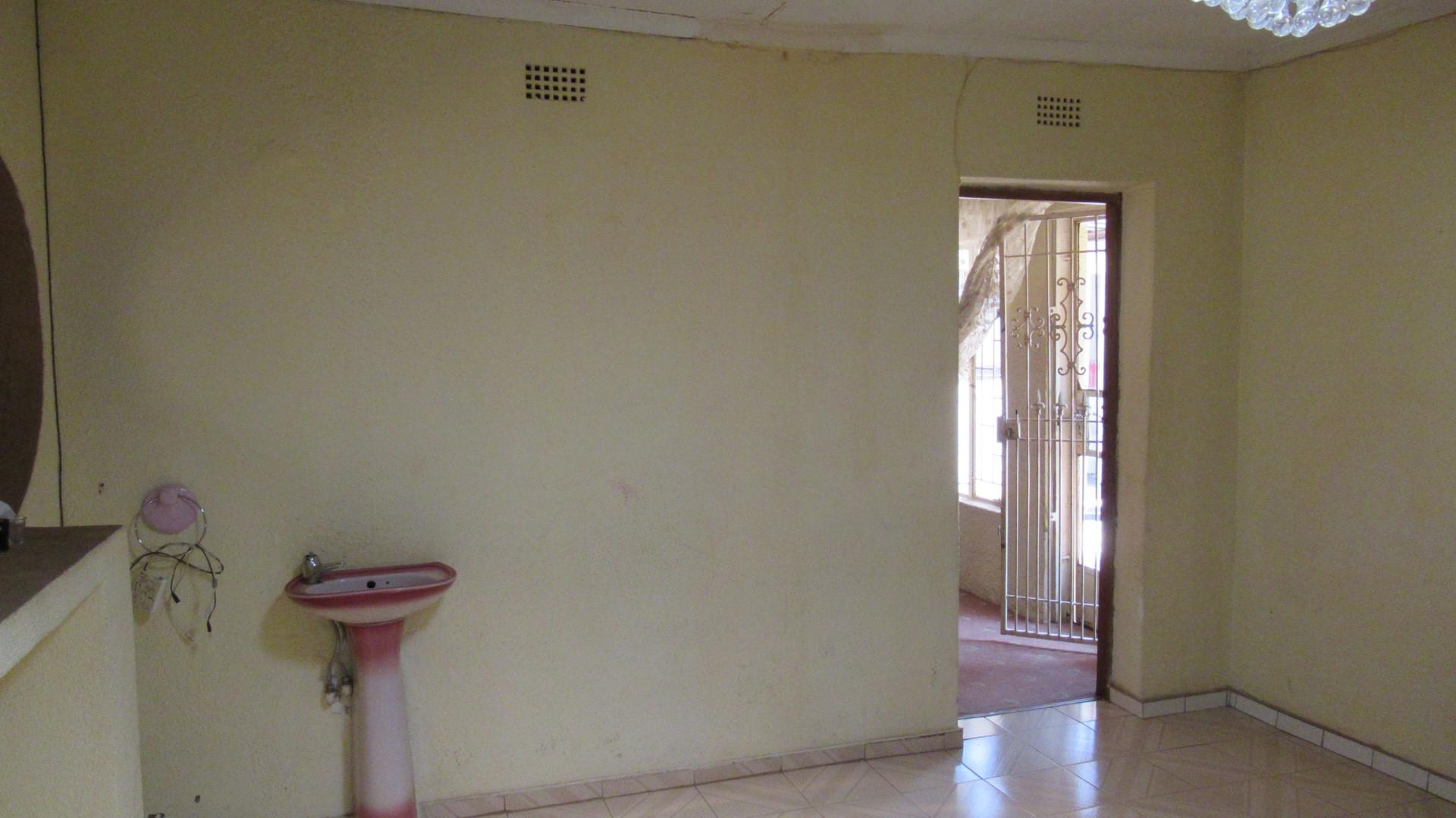 Lounges - 55 square meters of property in Lenasia South