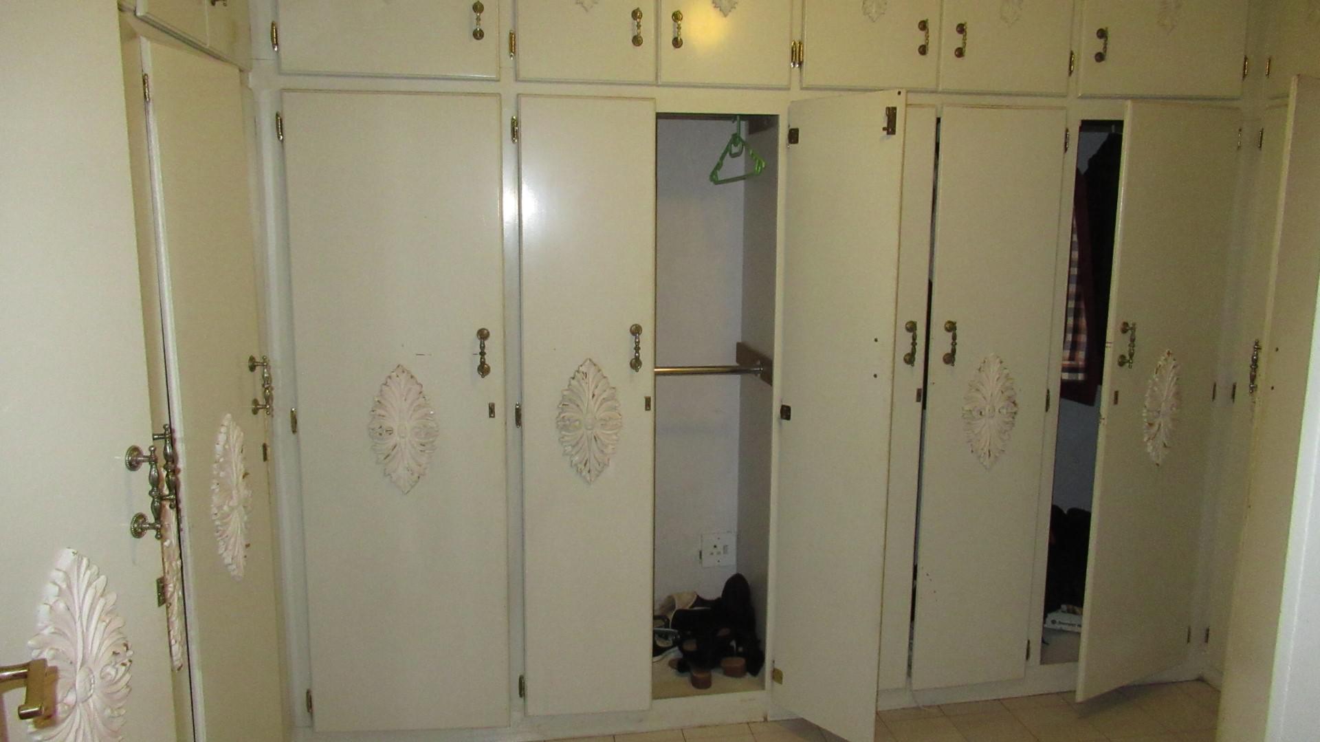 Main Bedroom - 40 square meters of property in Lenasia South