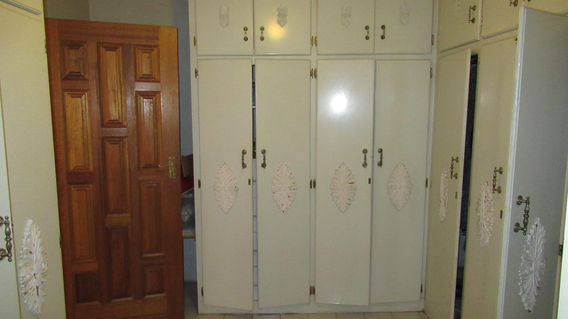 Main Bedroom - 40 square meters of property in Lenasia South