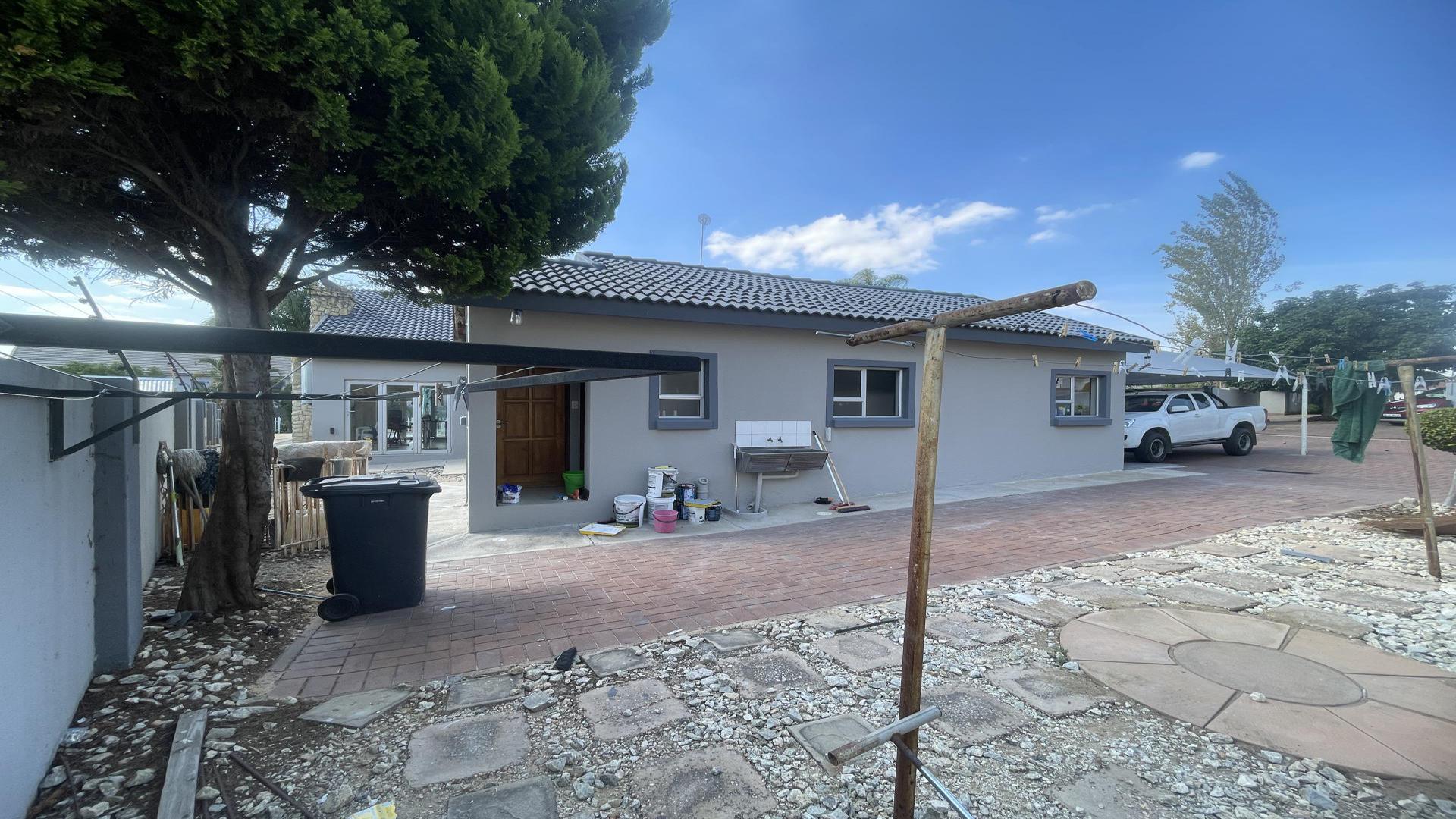 Backyard of property in Bendor