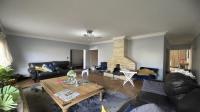 Lounges of property in Bendor