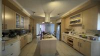 Kitchen of property in Bendor