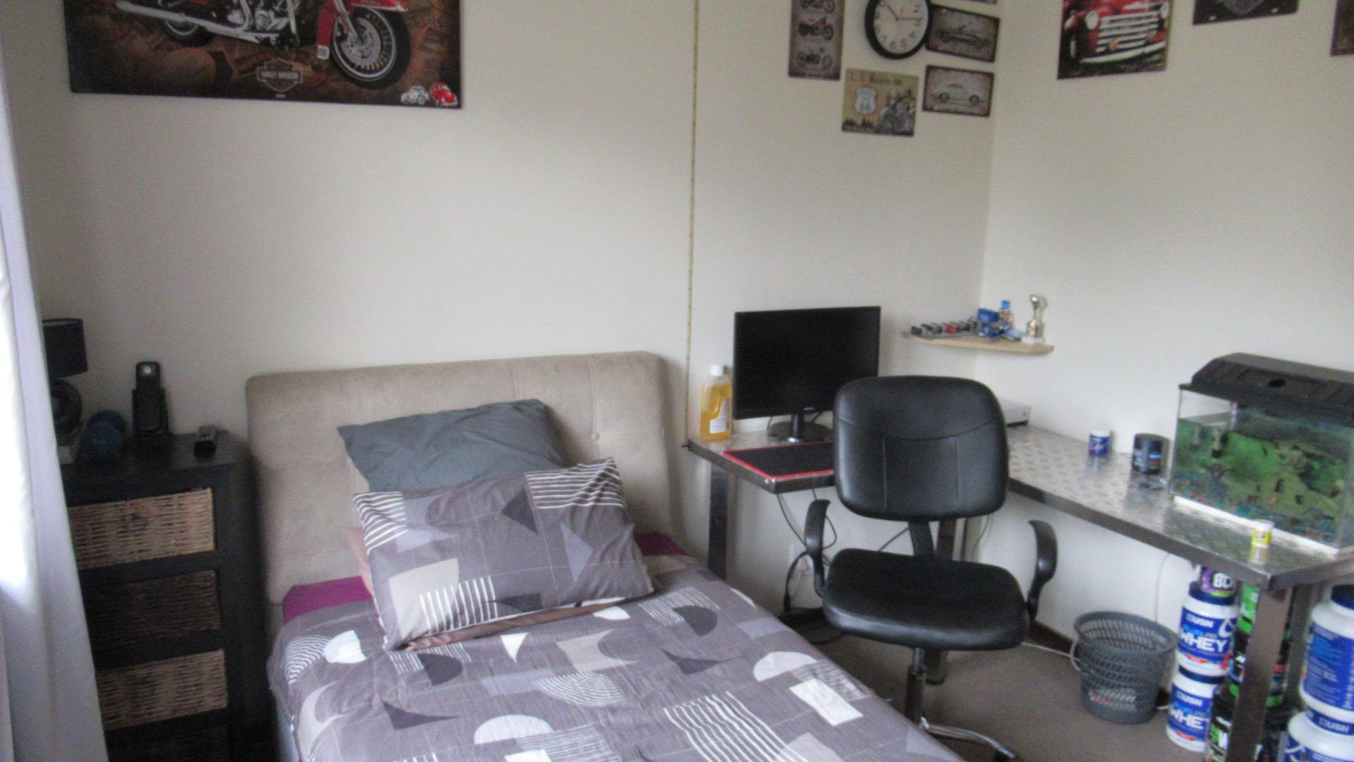 Bed Room 3 - 16 square meters of property in Sasolburg