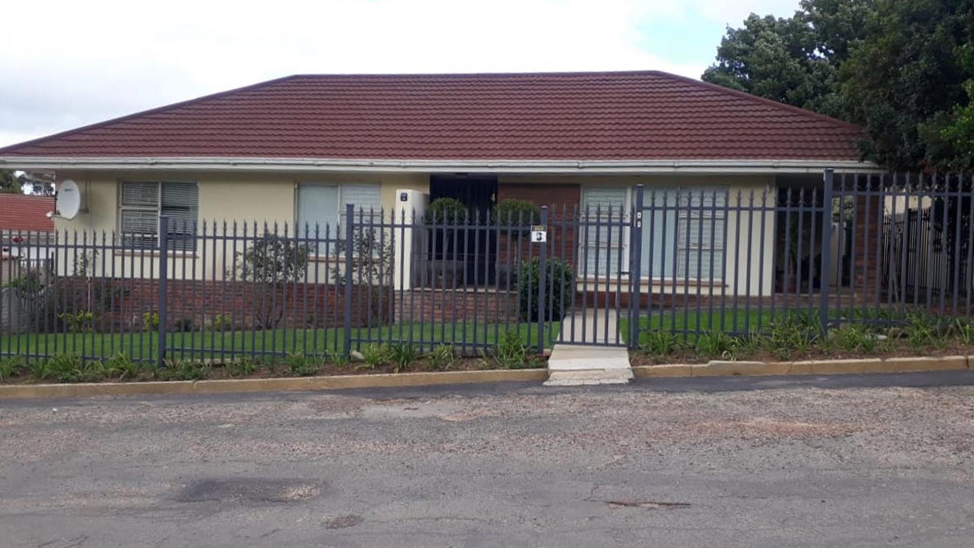 Front View of property in Villiersdorp