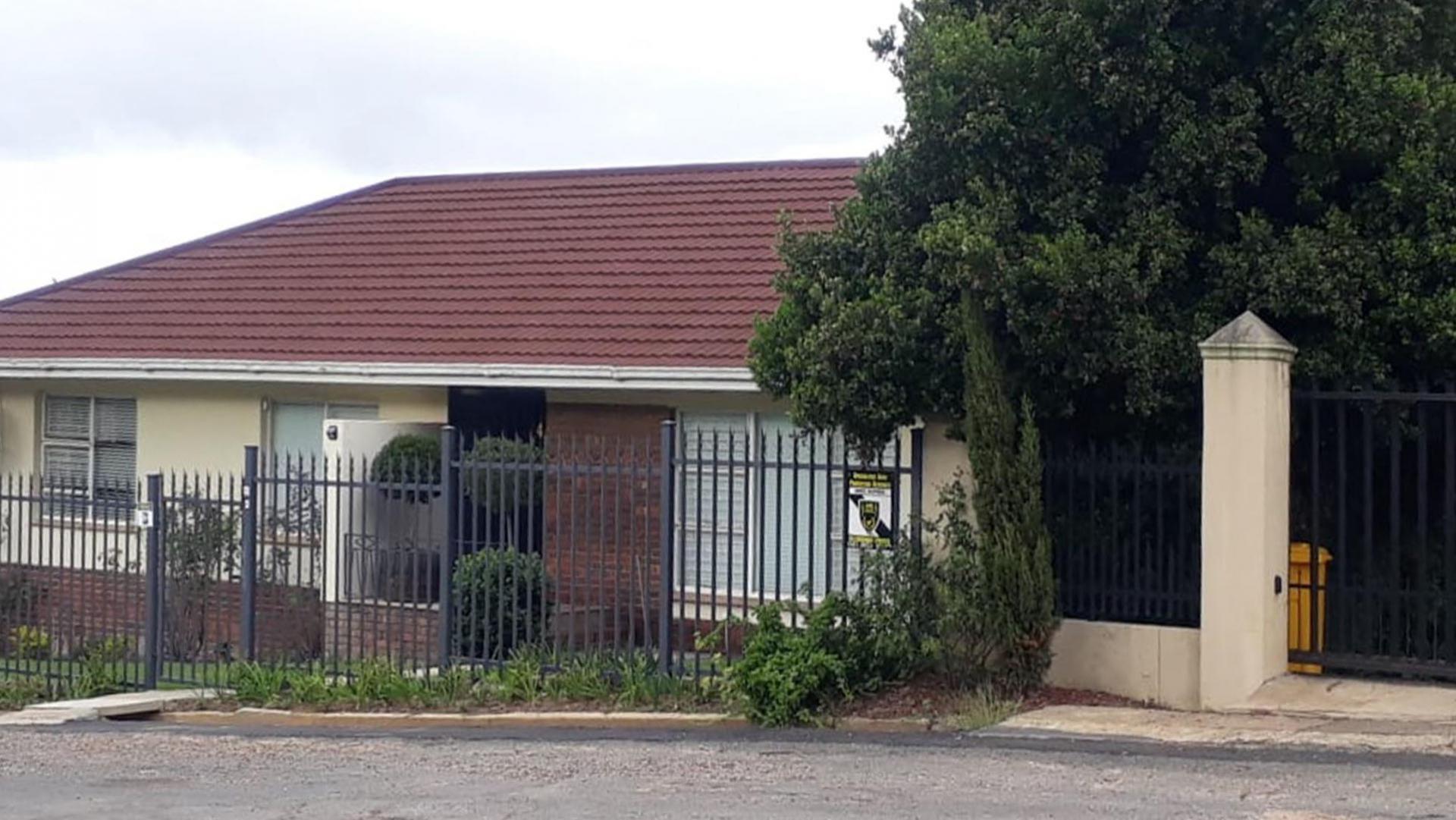 Front View of property in Villiersdorp