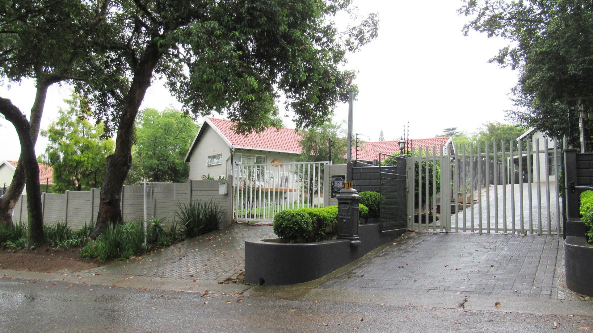 Front View of property in Blairgowrie