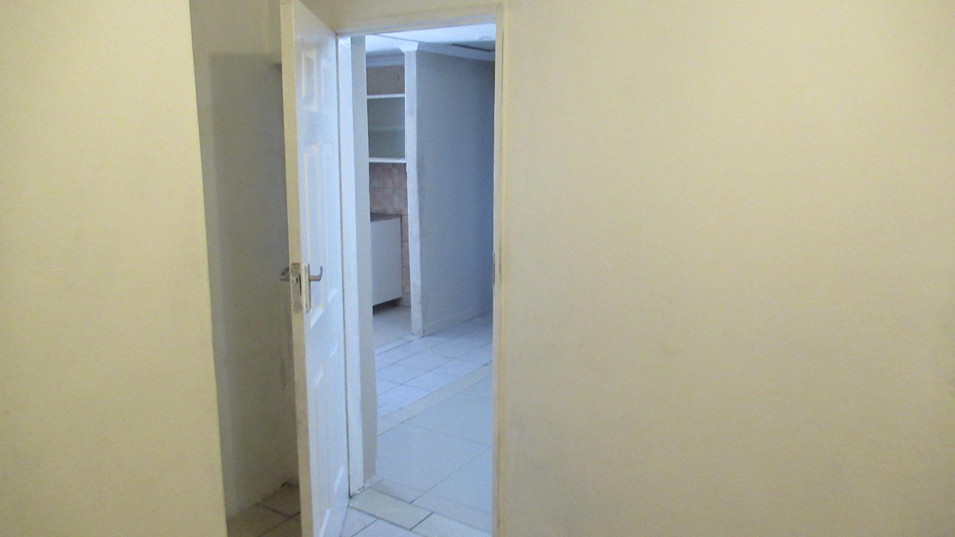 Bed Room 1 - 24 square meters of property in Lenasia