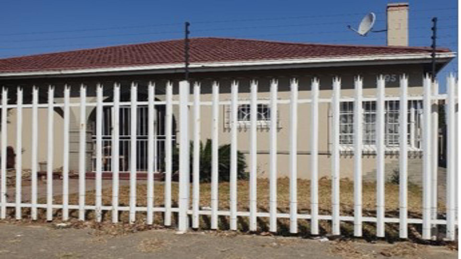 Front View of property in Boksburg South