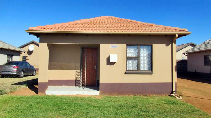 Standard Bank SIE Sale In Execution 3 Bedroom Freehold Residence for Sale in Windmill Park - MR556388