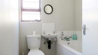 Bathroom 1 - 5 square meters of property in Windmill Park