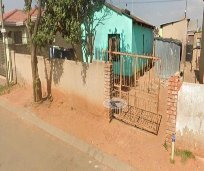 6 Bedroom House for Sale For Sale in Katlehong MR556396