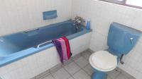 Bathroom 1 - 7 square meters of property in Kingsburgh