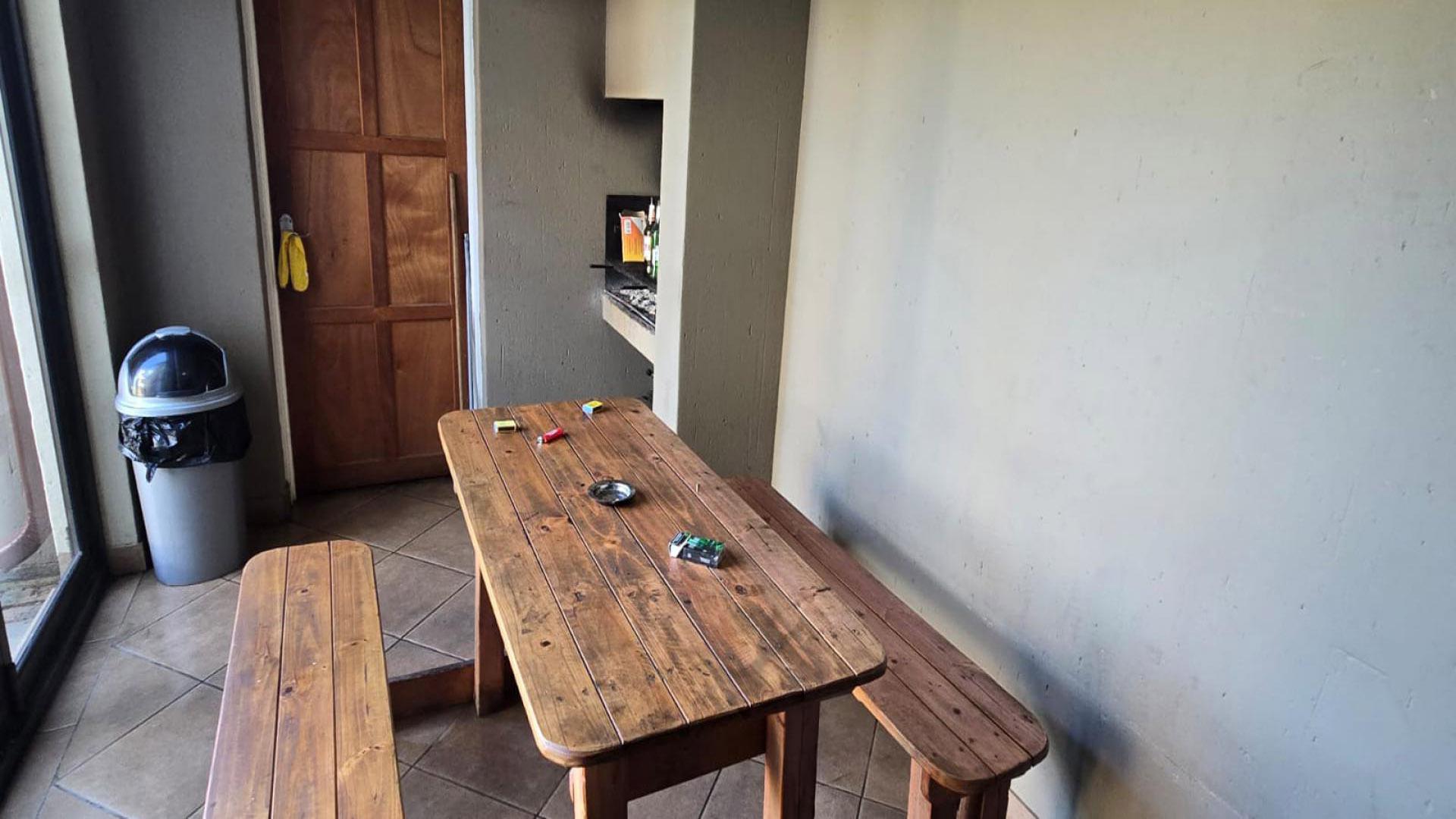 Patio of property in Brentwood Park