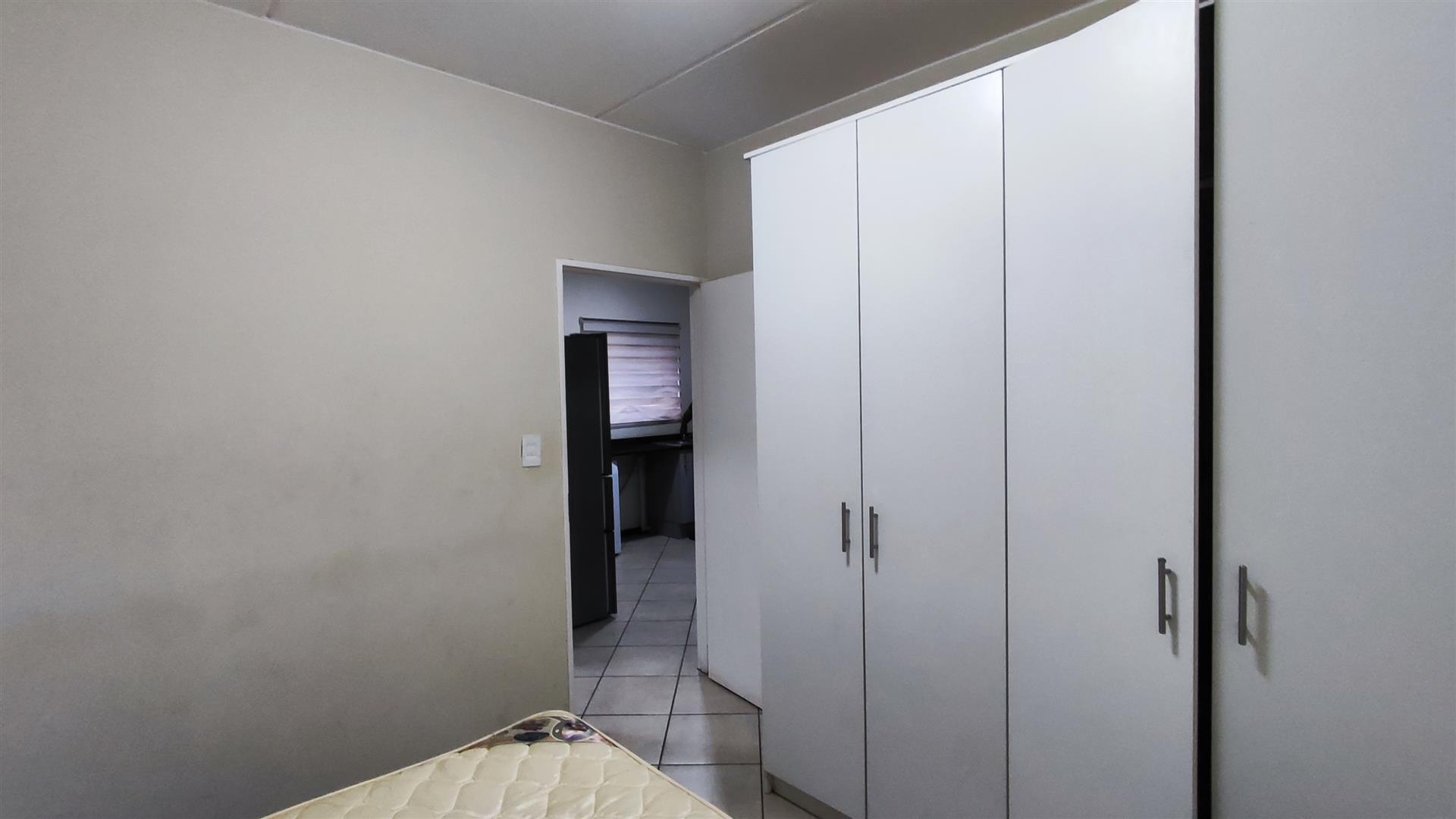 Bed Room 1 - 12 square meters of property in Brentwood Park