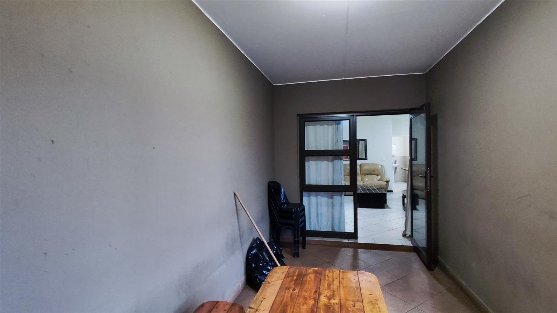 Spaces - 18 square meters of property in Brentwood Park