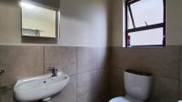 Main Bathroom - 5 square meters of property in Brentwood Park