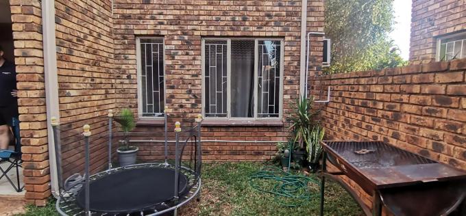 Standard Bank SIE Sale In Execution 3 Bedroom Sectional Title for Sale in Doornpoort - MR556420