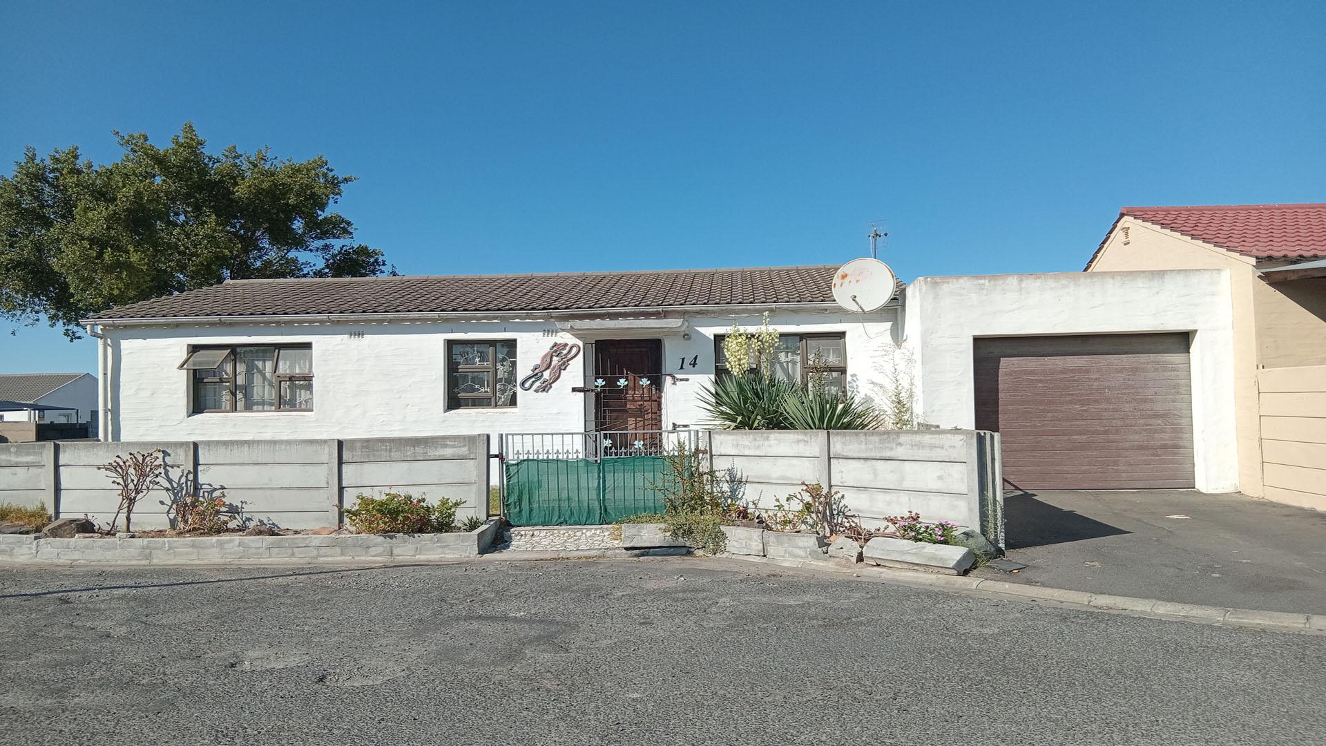 Front View of property in Gaylee