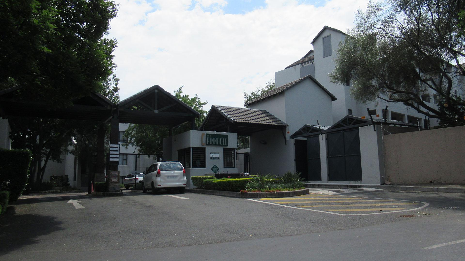 Front View of property in Douglasdale