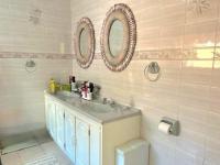 Main Bathroom of property in Waterkloof Ridge