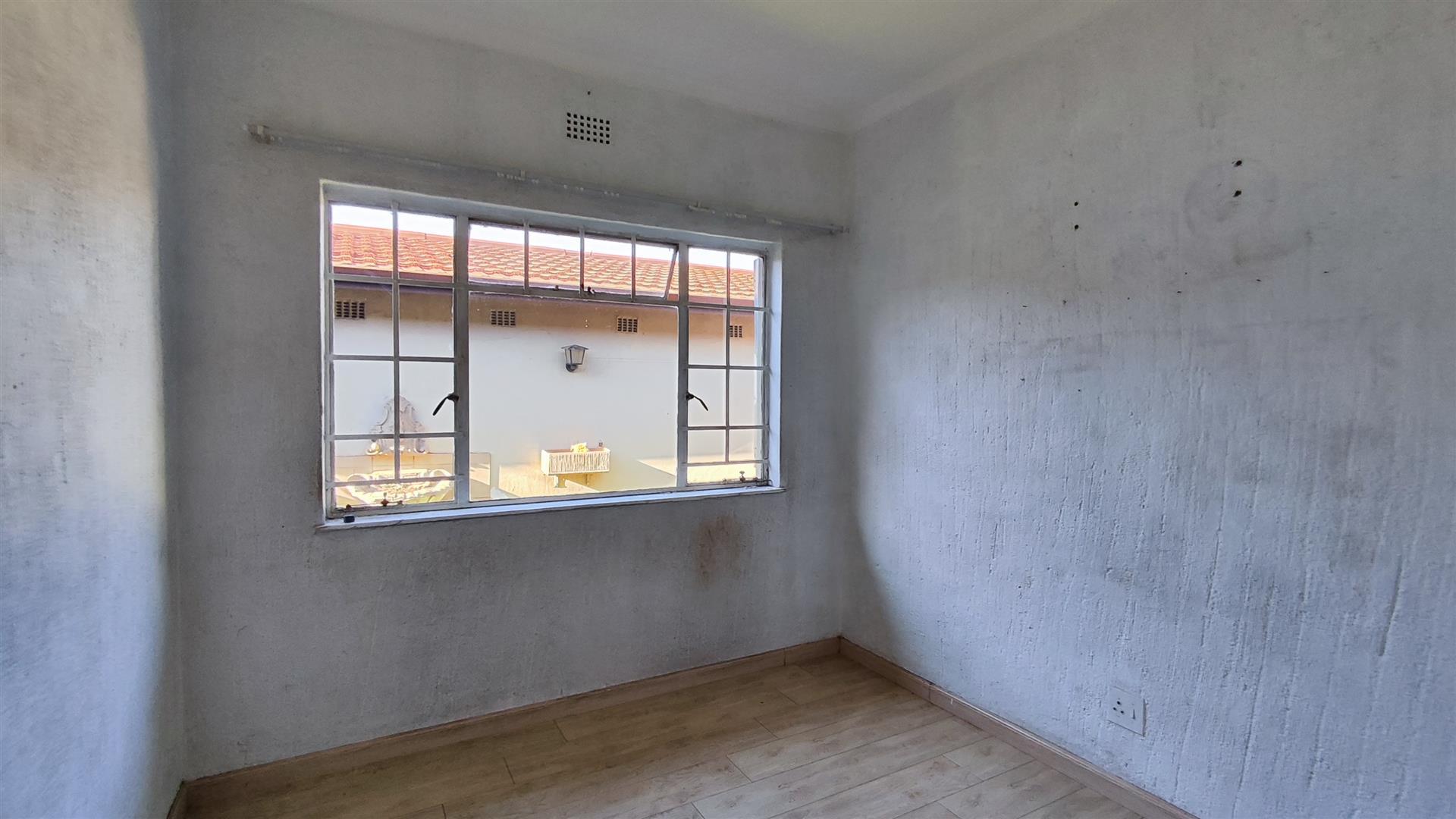 Bed Room 2 - 12 square meters of property in Klippoortjie AH