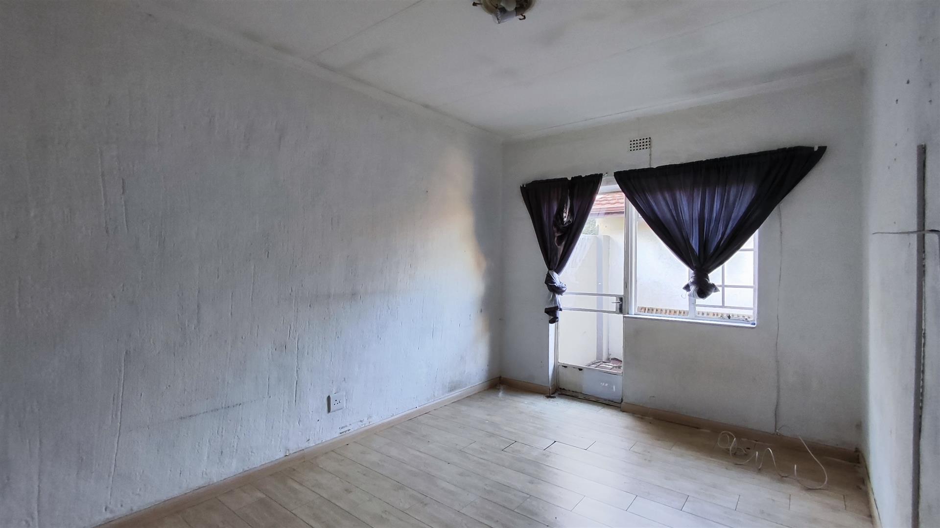 Bed Room 3 - 20 square meters of property in Klippoortjie AH