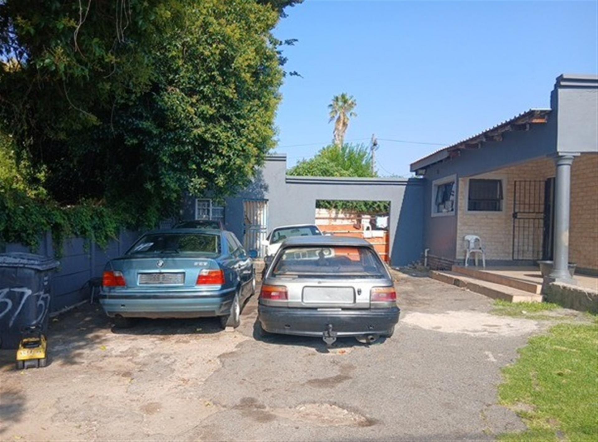 Front View of property in Hamberg