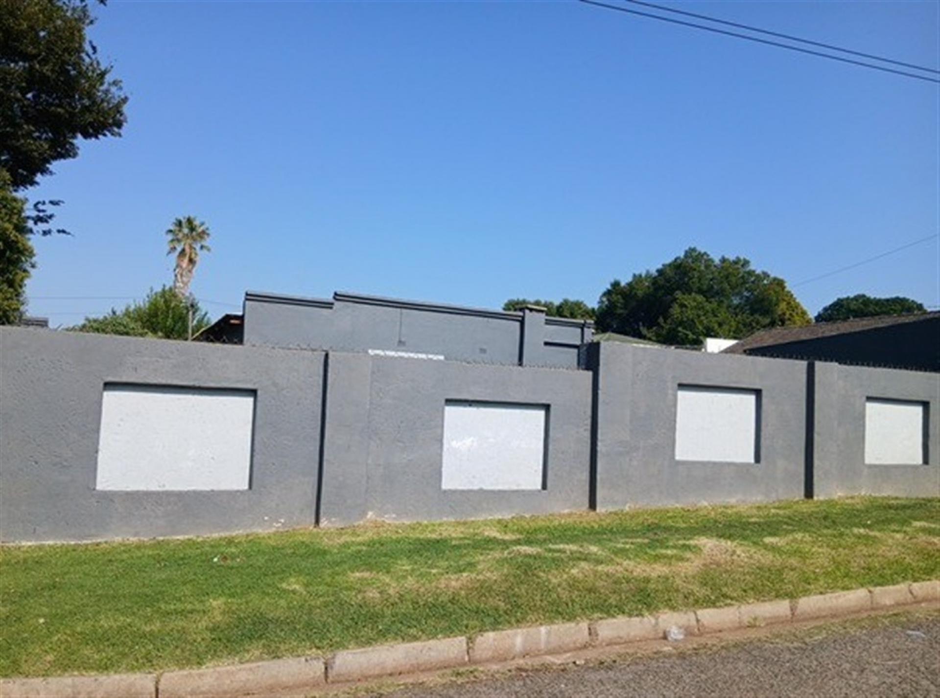 Front View of property in Hamberg