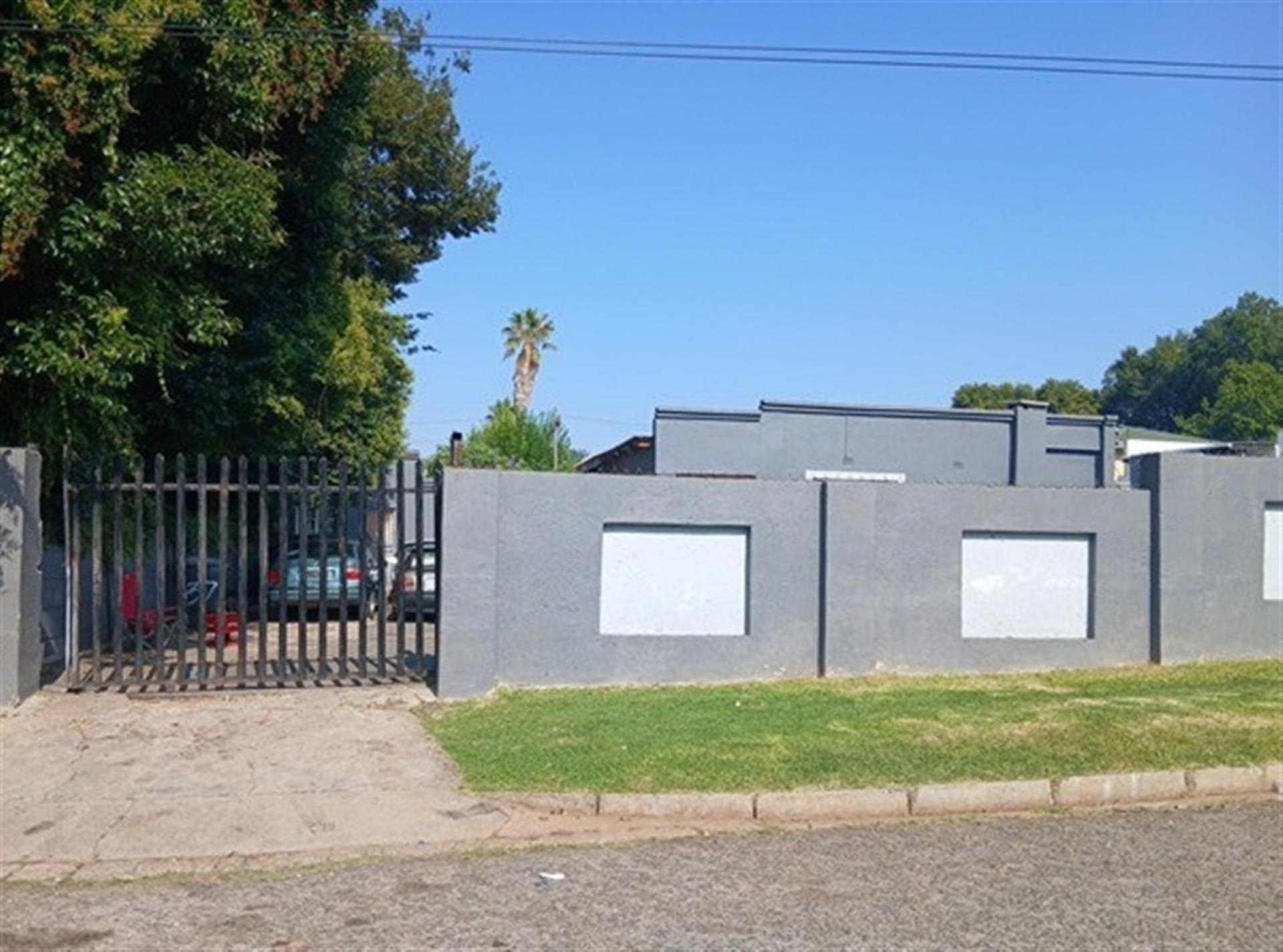 Front View of property in Hamberg