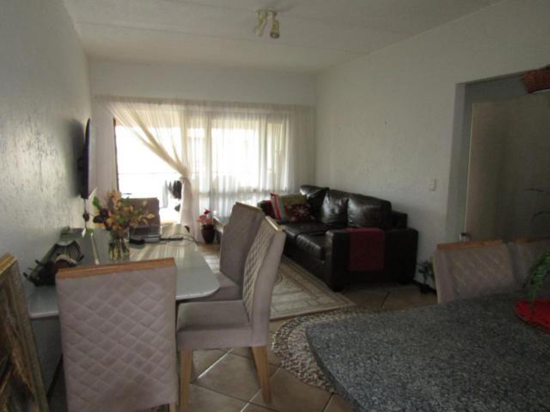 Dining Room - 9 square meters of property in Paulshof